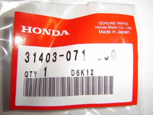 (01) Fender Grommet Honda Z50K0-K2 OEM-hondanuts-Z50-CT70-QA50-SL70-XR75-parts-NOS-OEM-Honda