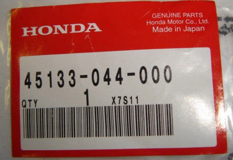 (04) Brake Shoe Spring Honda Z50R MR50 OEM-hondanuts-Z50-CT70-QA50-SL70-XR75-parts-NOS-OEM-Honda